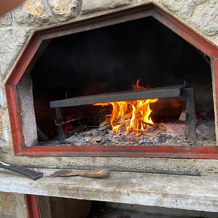 Kuca Za Odmor "Med Strmci" Villa Zlobin Exteriör bild