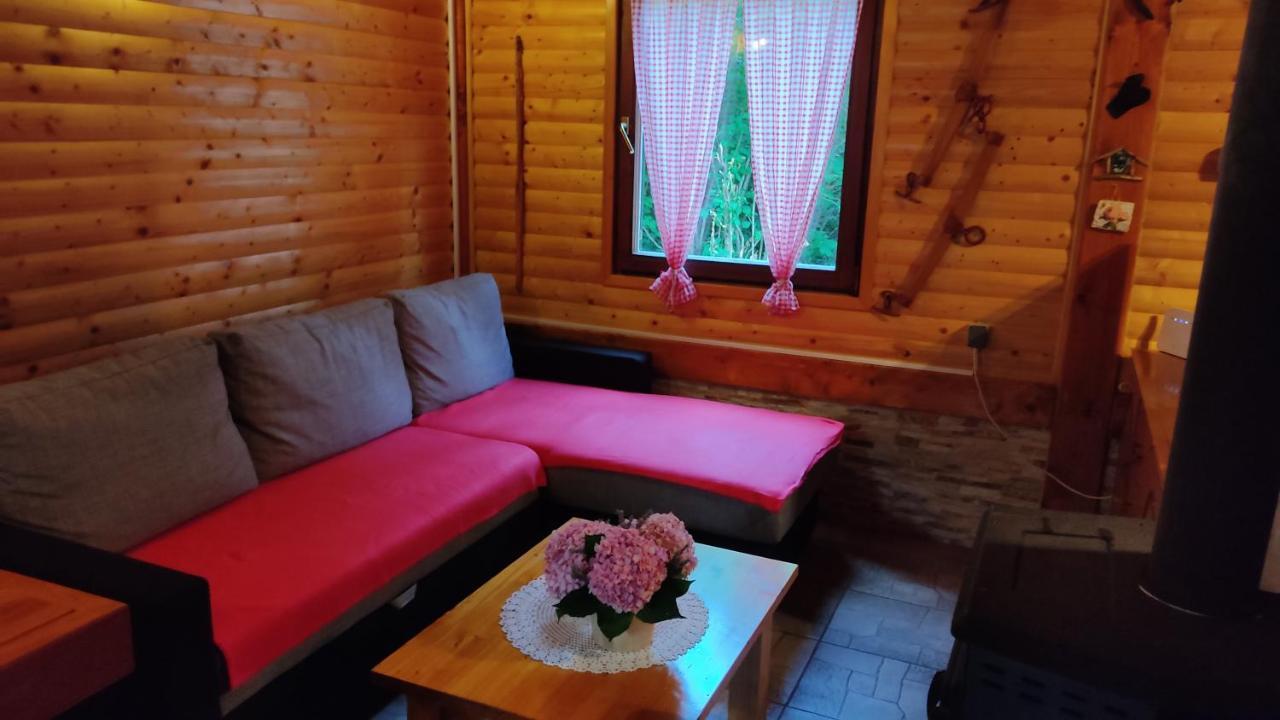 Kuca Za Odmor "Med Strmci" Villa Zlobin Exteriör bild