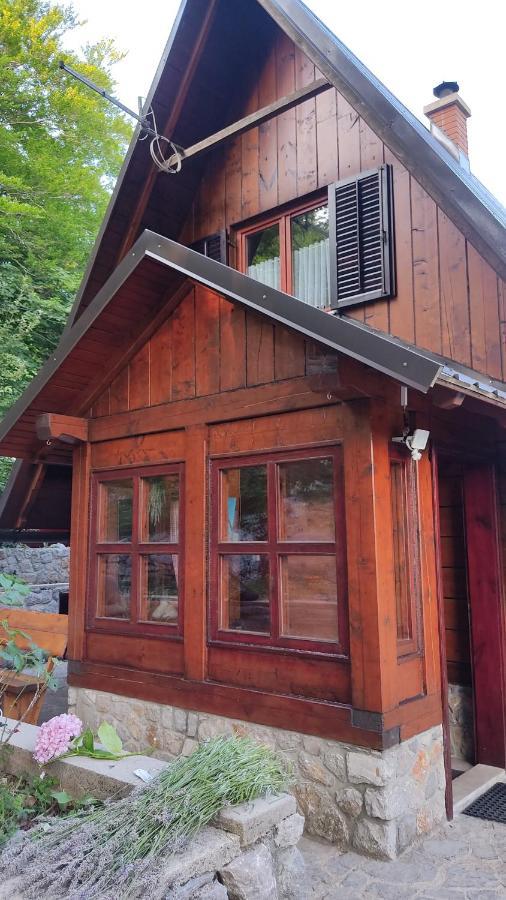 Kuca Za Odmor "Med Strmci" Villa Zlobin Exteriör bild
