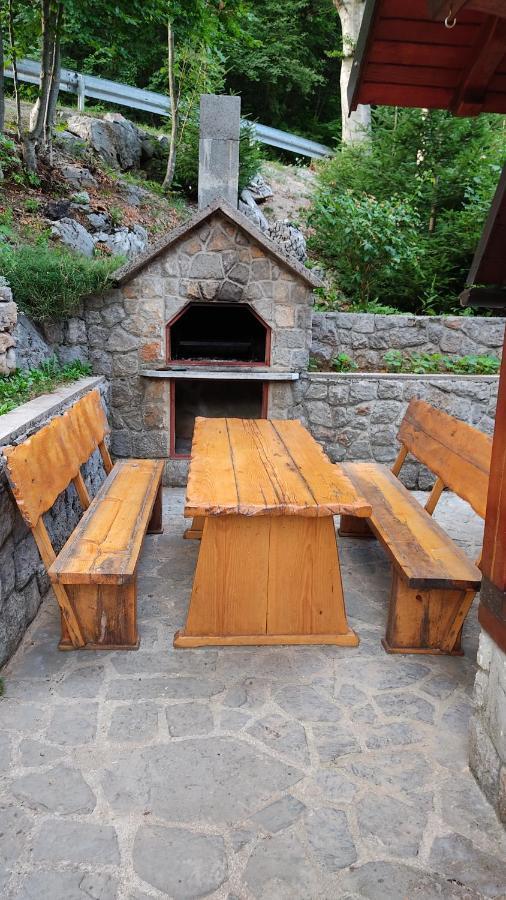 Kuca Za Odmor "Med Strmci" Villa Zlobin Exteriör bild