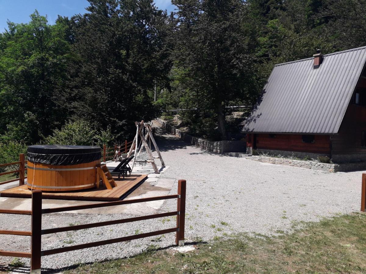 Kuca Za Odmor "Med Strmci" Villa Zlobin Exteriör bild